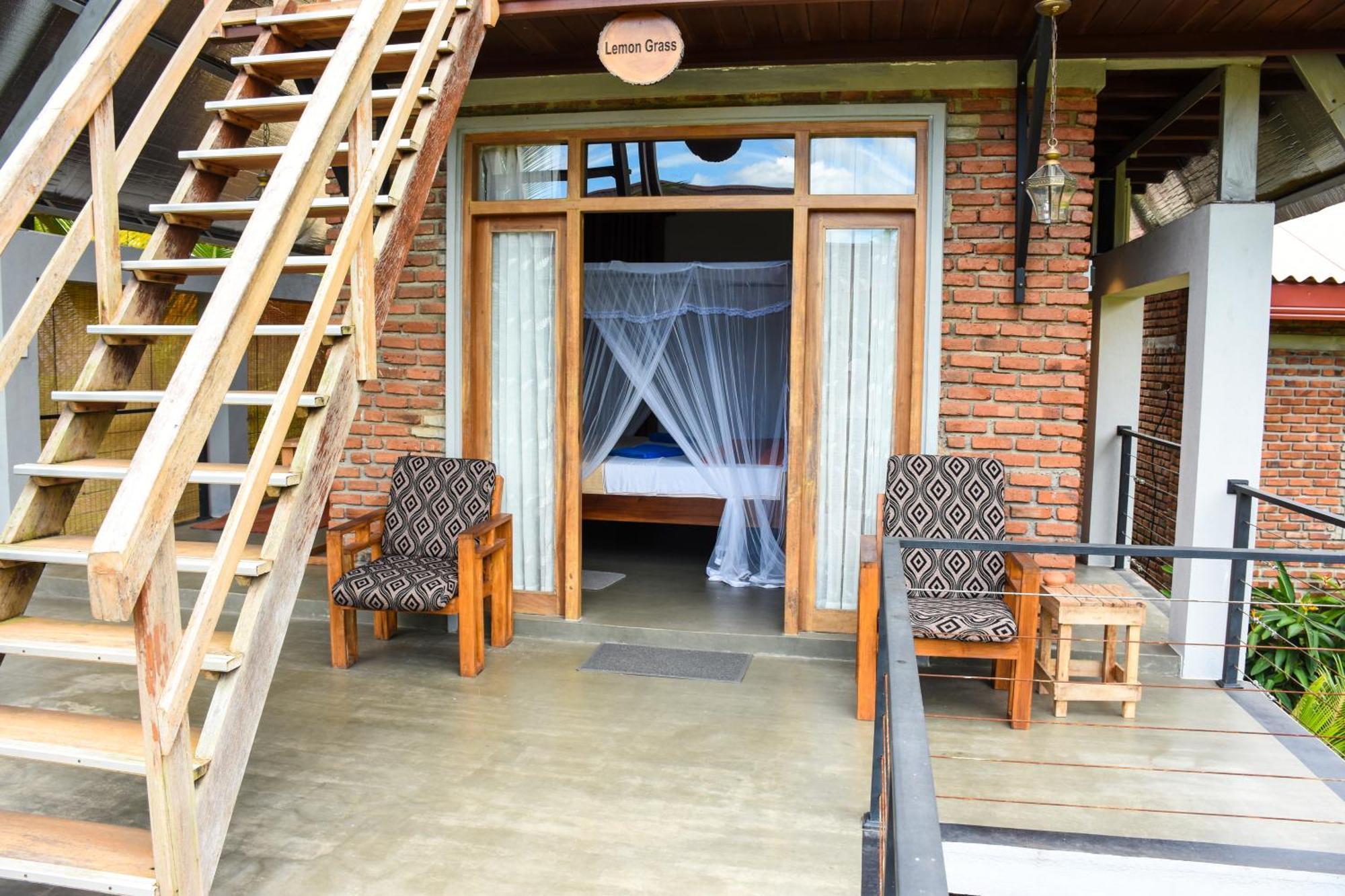 Steps Garden Resort Негомбо Екстер'єр фото