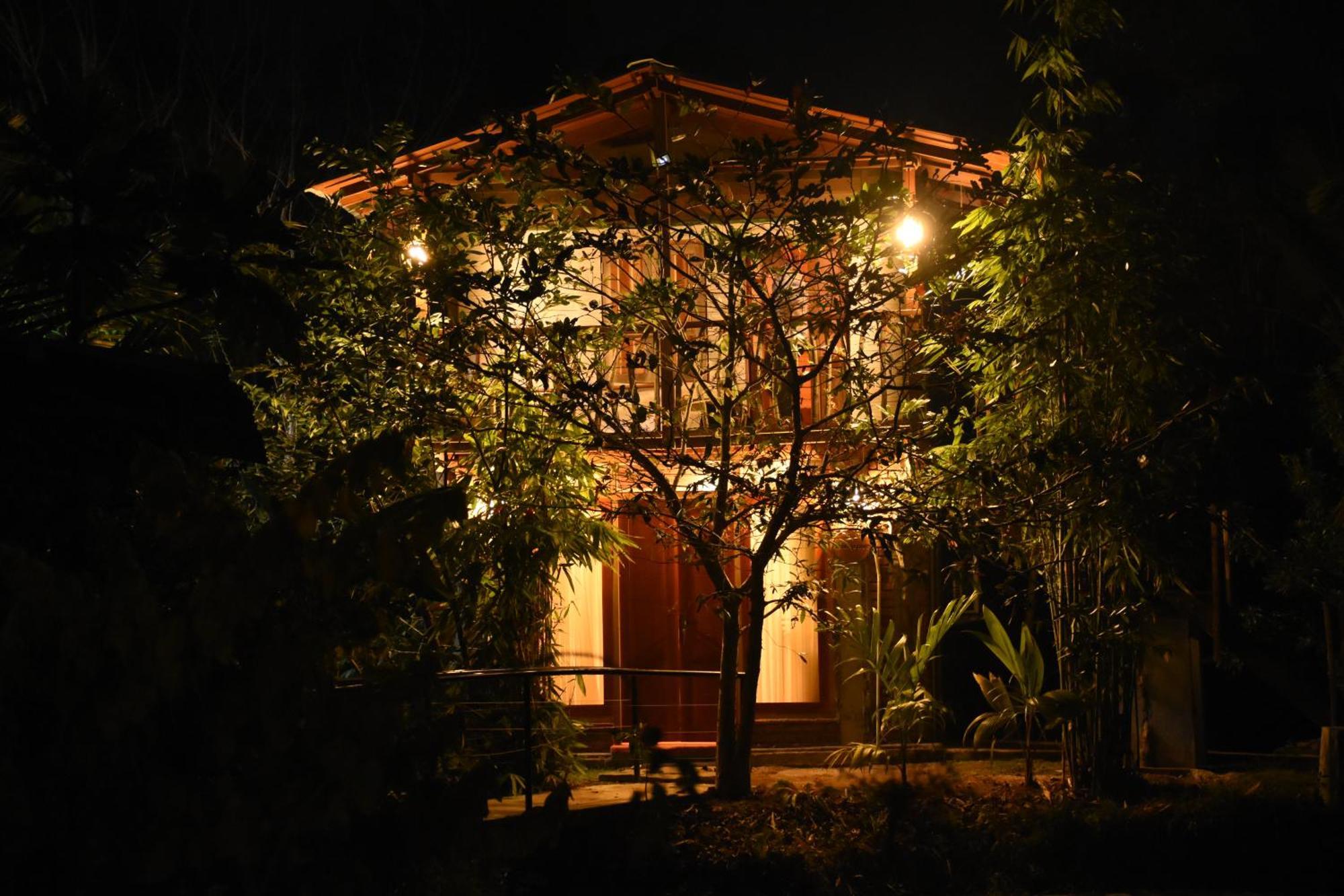 Steps Garden Resort Негомбо Екстер'єр фото