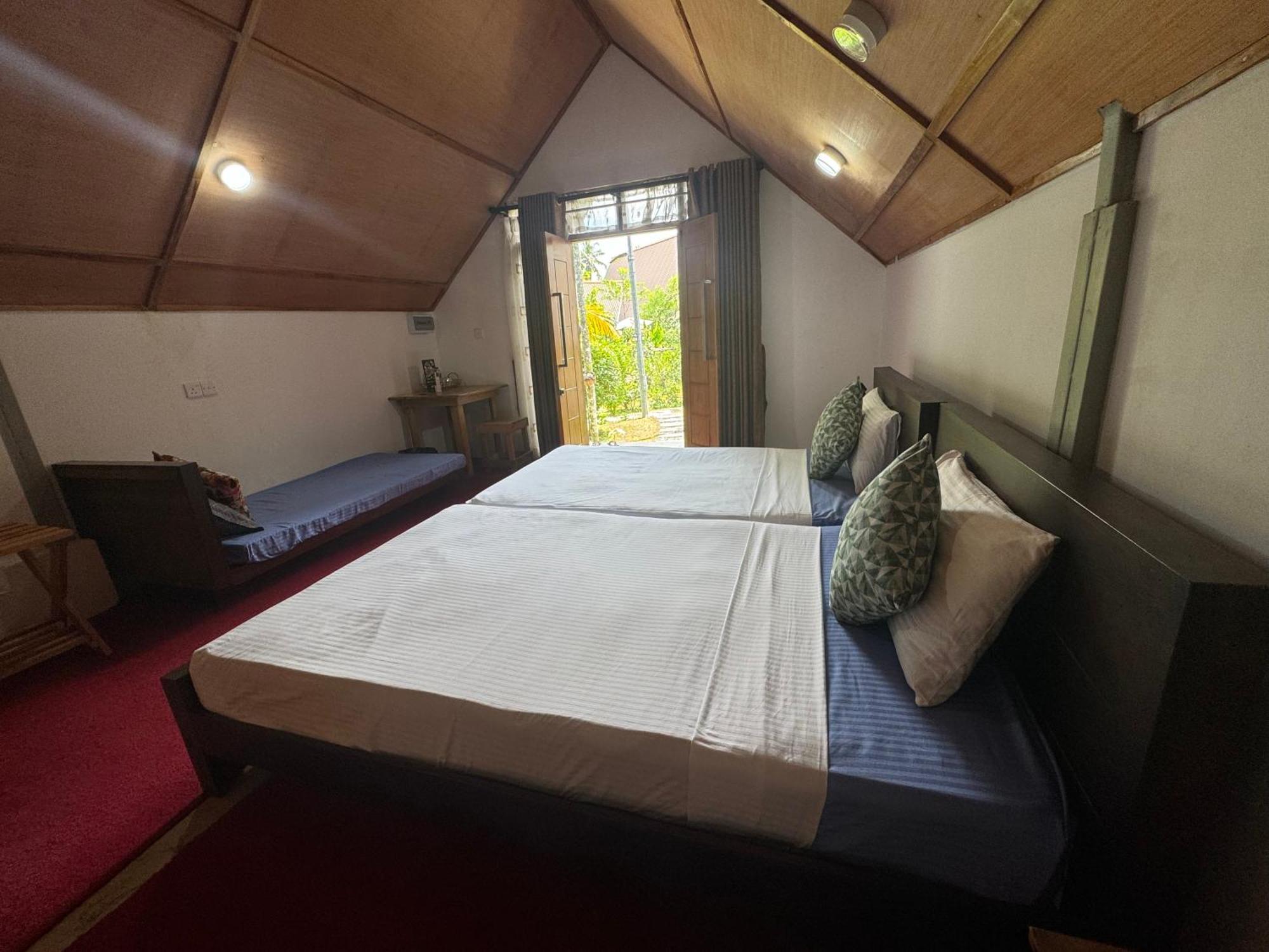Steps Garden Resort Негомбо Екстер'єр фото
